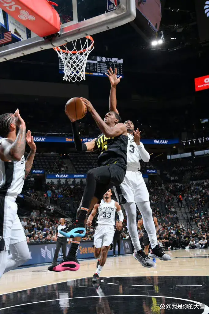 雷霆胜马刺，保罗砍下28分