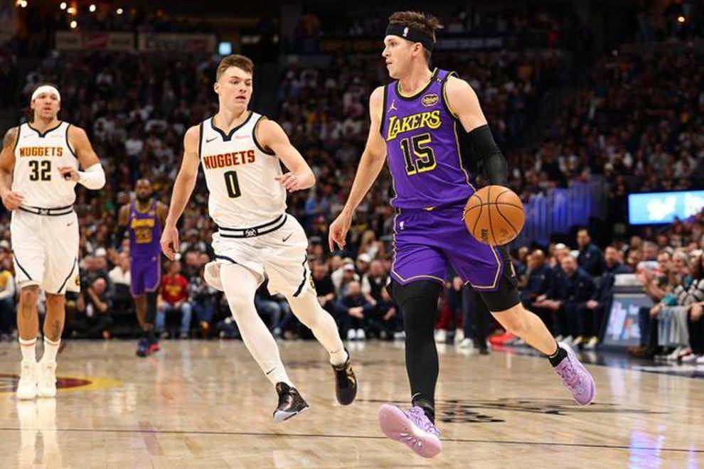 包含湖人客场胜开拓者，取得九连胜的词条