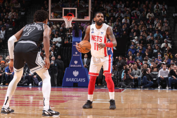 篮网击溃快船，厄文状态火热贡献27+8+4的简单介绍