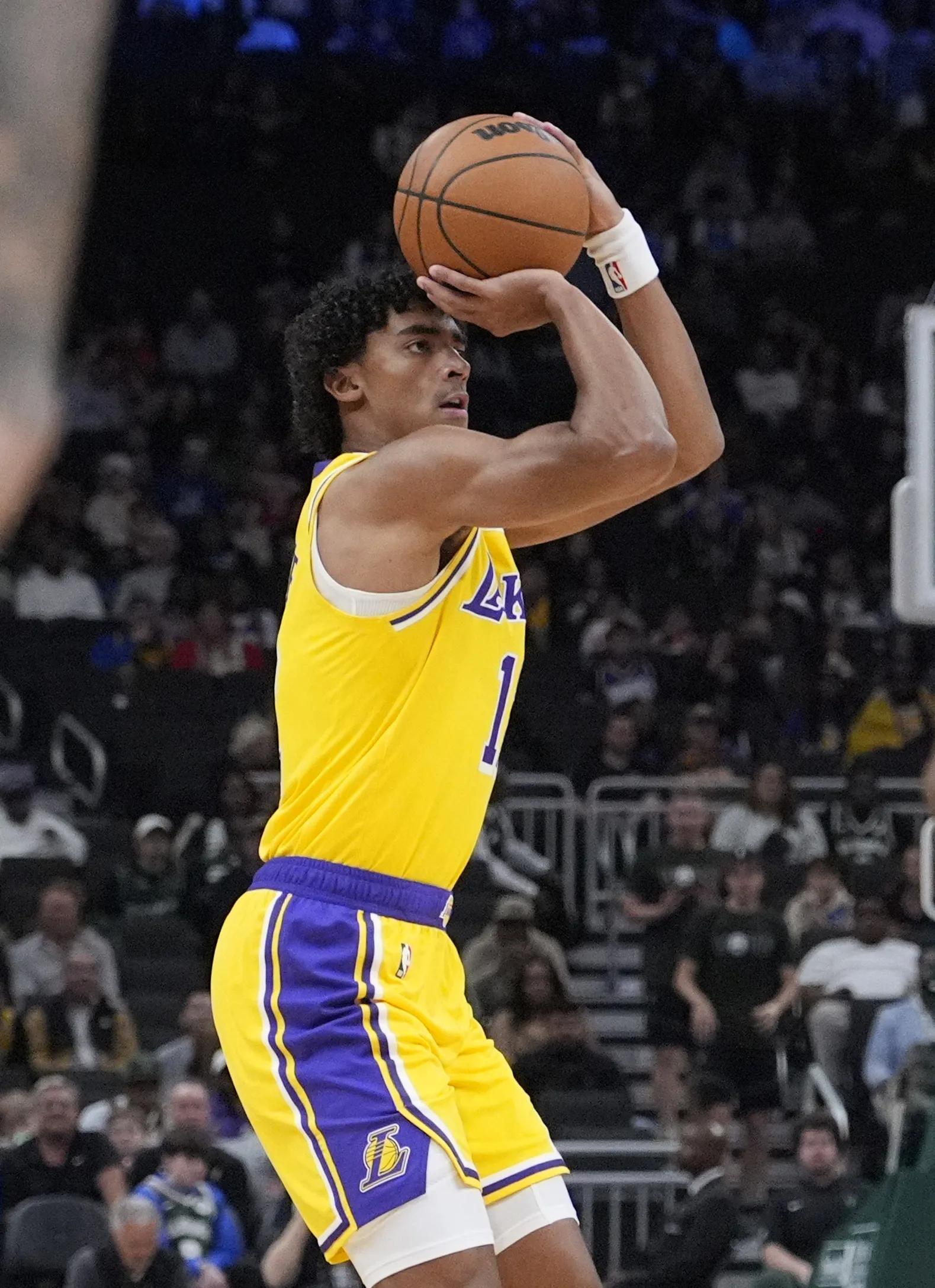 骑士惜败湖人,表现令人期待 骑士惜败湖人,表现令人期待