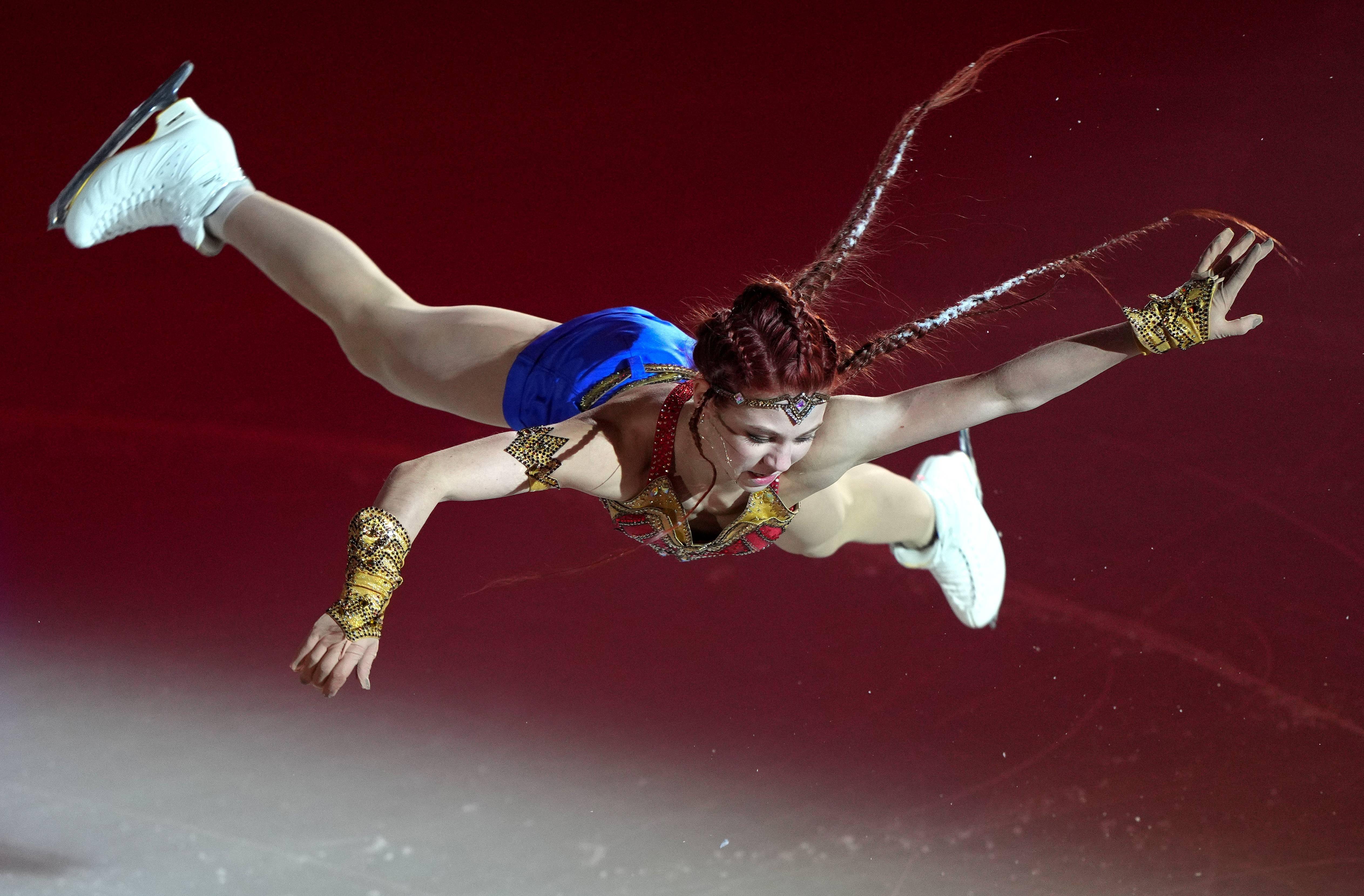 俄罗斯体操运动员优雅出场，抢得头筹