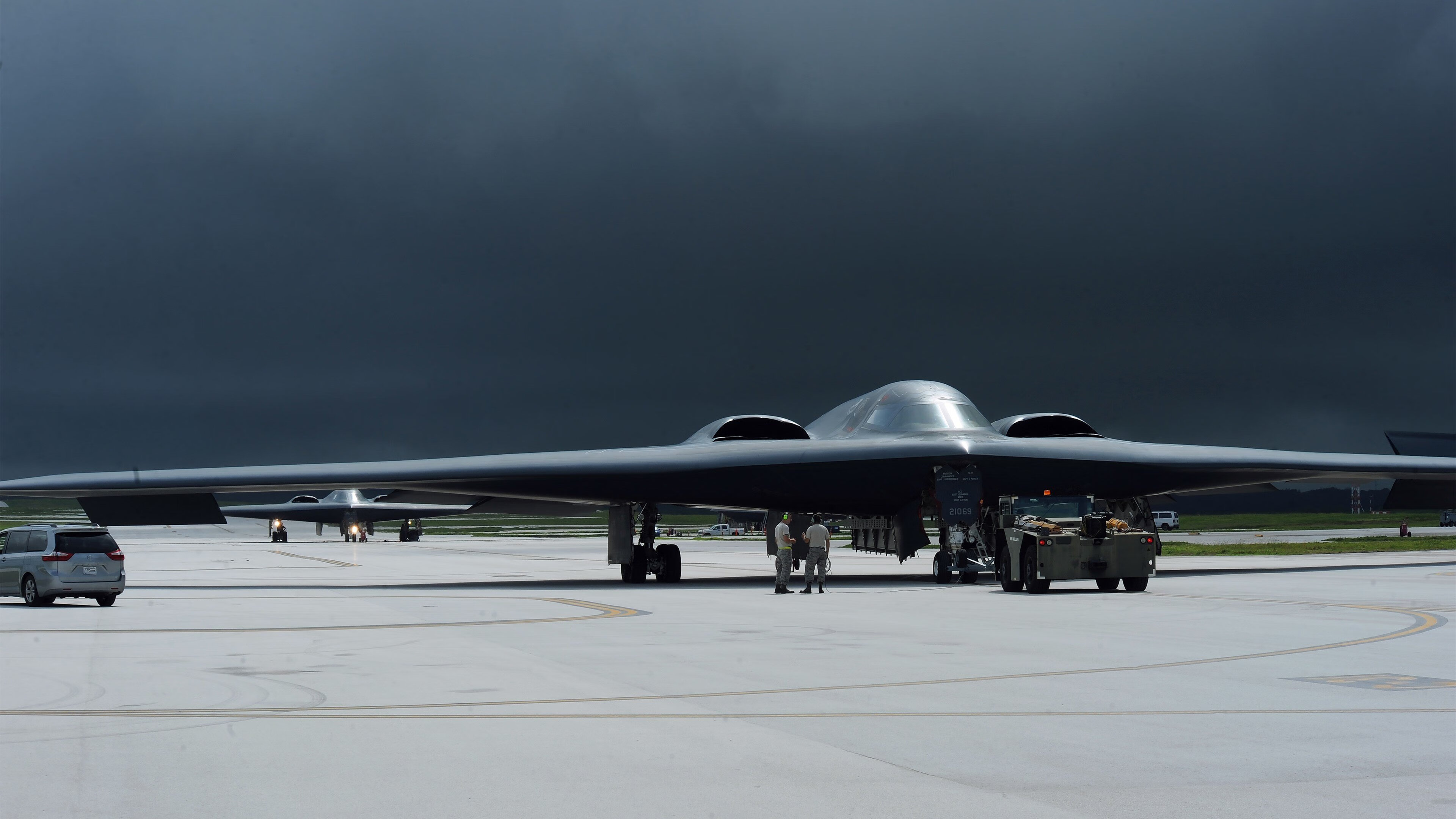 开云平台-英超争冠白热化对决，皇马血拼比利亚雷亚尔—欧洲足坛周末双线激战