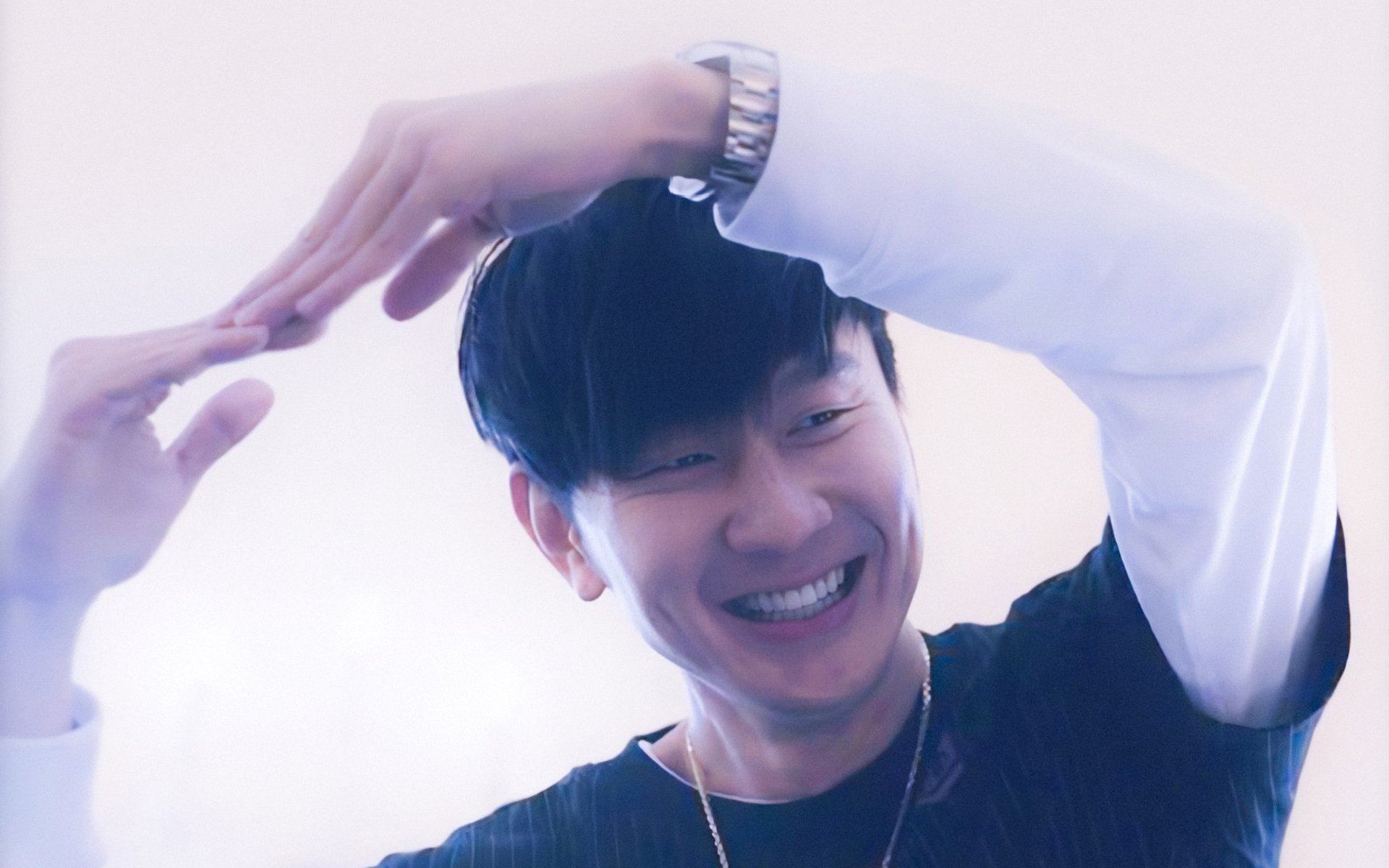 开云体育平台APP-绿茵争锋与篮下博弈，当英超焦点战邂逅山西队压制老鹰