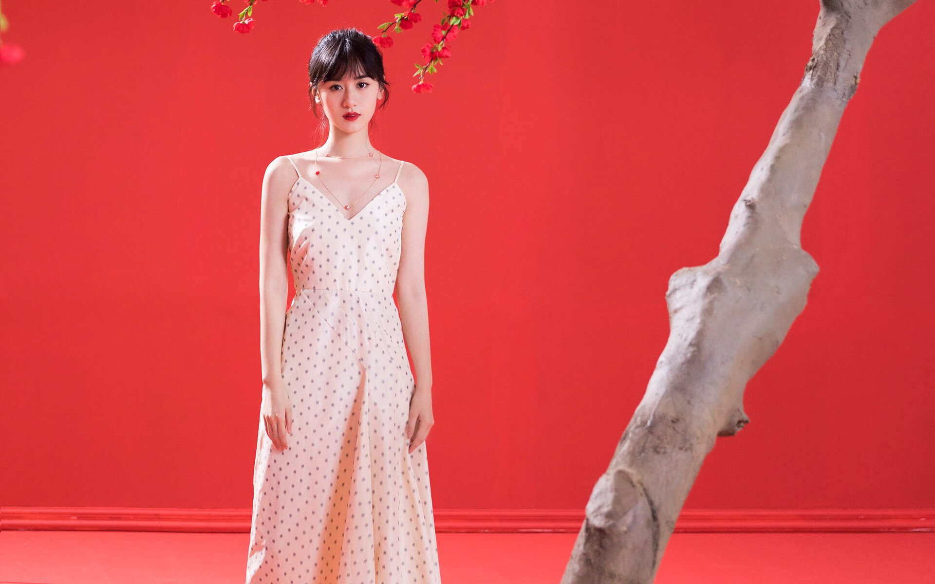 冷门在赛道上轰鸣，当几内亚压制挪威，阿圭罗在摩纳哥的弯道接管比赛