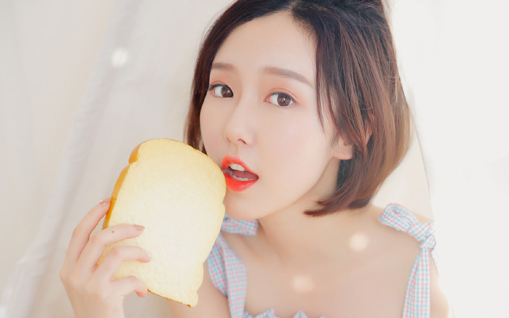 夜幕下的主宰，武切维奇在F1街道赛之夜的辉煌胜利