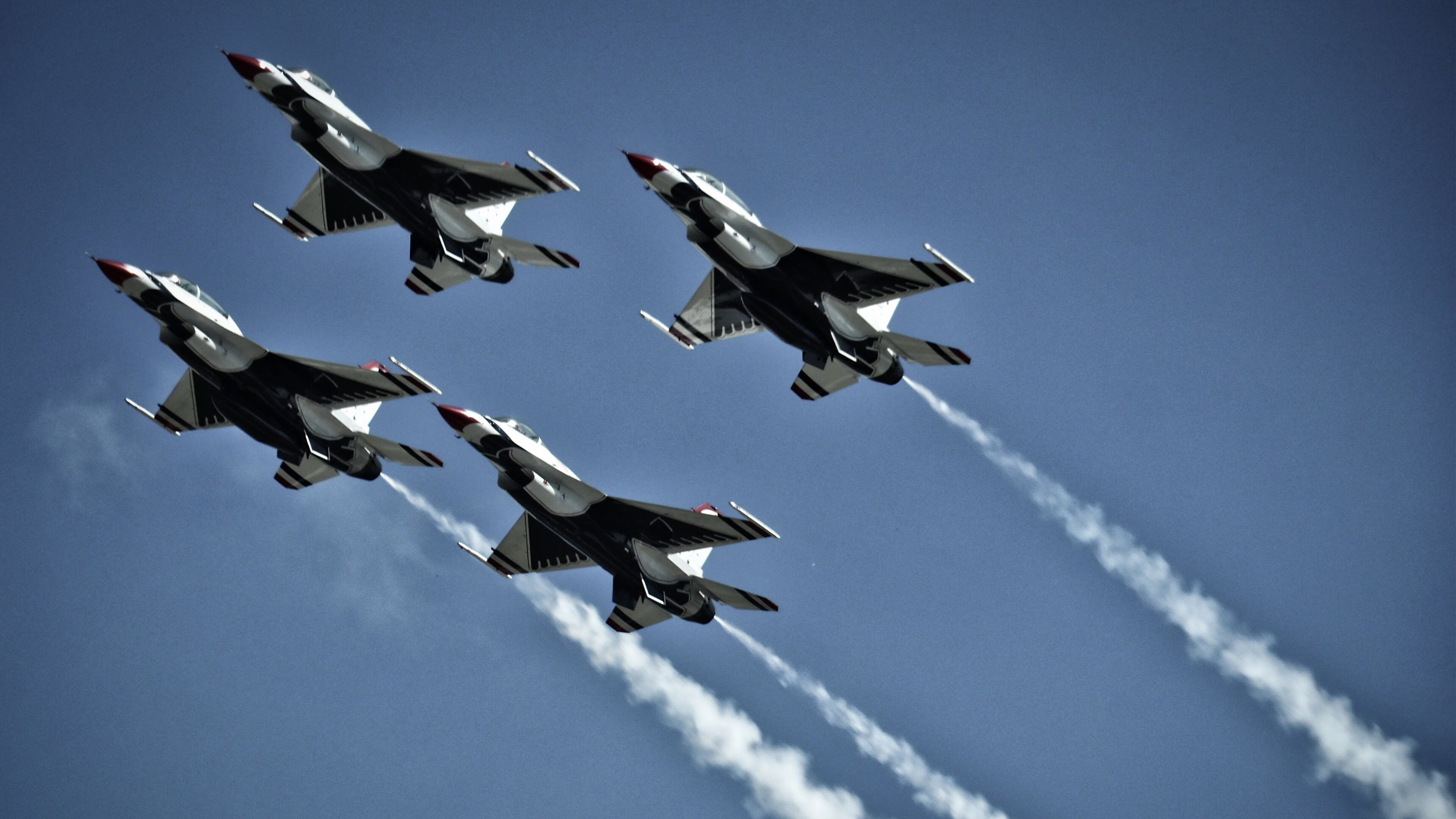 铁卫变身利刃，格子军团掀翻蓝桥—布雷默的非典型攻击风暴